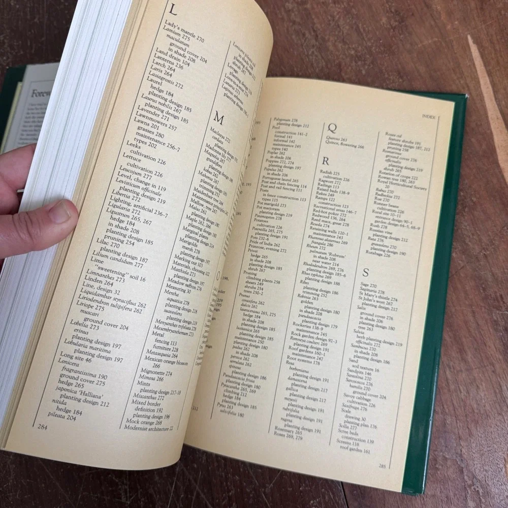 John Brookes The Garden‎ Book Designing Creating Maintaining Your Garden